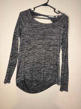 Athleta Luxe Pose Heathered Gray Long Sleeve Tunic Top with Back Cutout